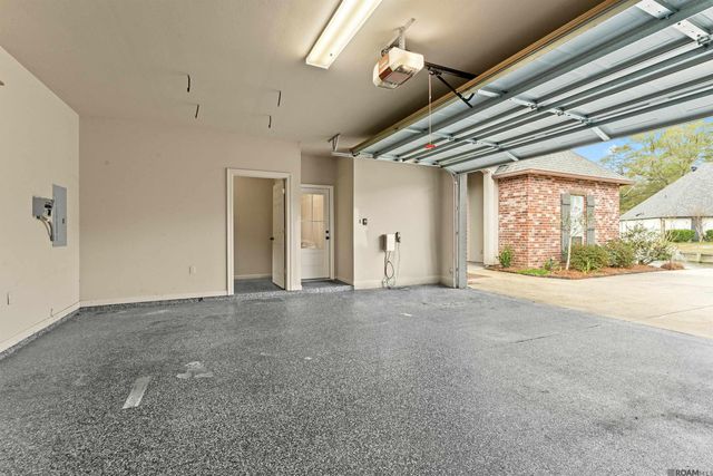 30460 Trace Ln, Walker, LA 70785