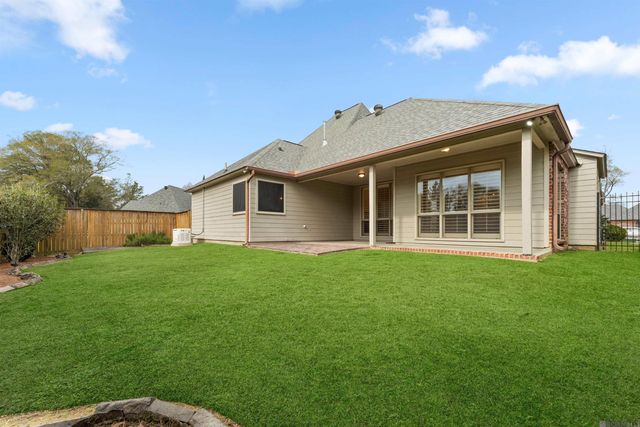 30460 Trace Ln, Walker, LA 70785