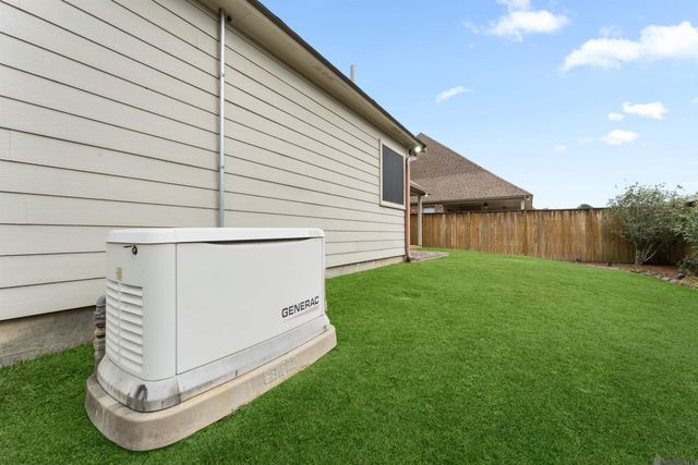 30460 Trace Ln, Walker, LA 70785