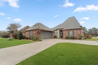 30460 Trace Ln, Walker, LA 70785