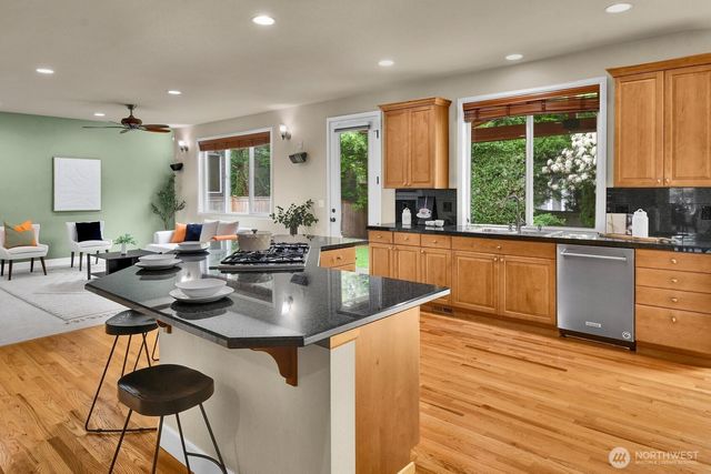 323 239th CT SE, Sammamish, WA 98074