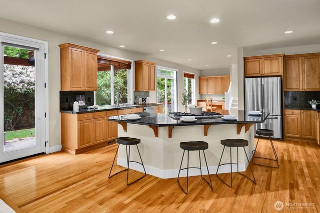 323 239th CT SE, Sammamish, WA 98074
