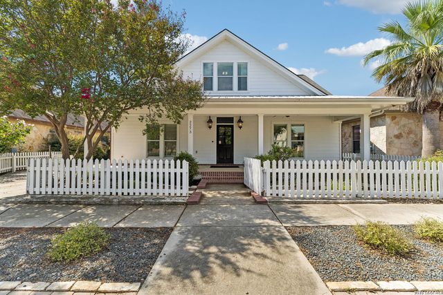 2273 Gruene Lake Dr, New Braunfels, TX 78130