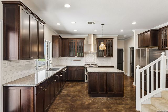 2273 Gruene Lake Dr, New Braunfels, TX 78130