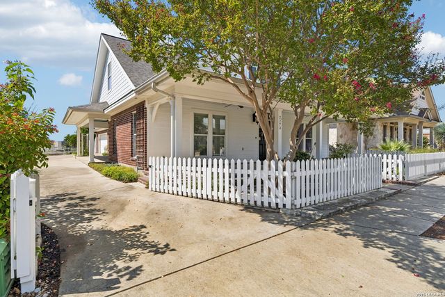 2273 Gruene Lake Dr, New Braunfels, TX 78130