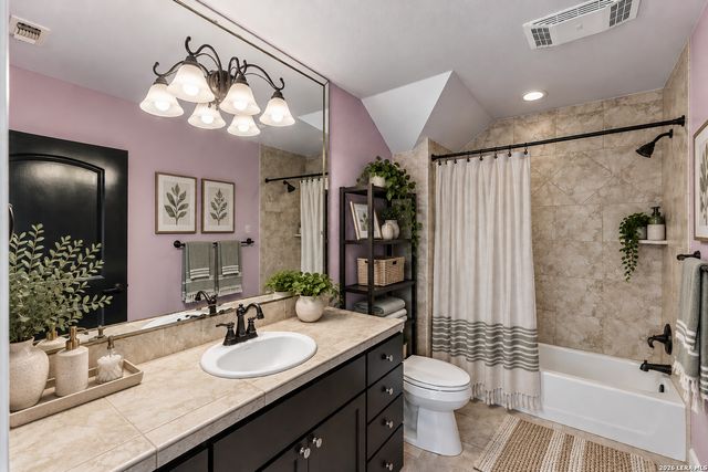 2273 Gruene Lake Dr, New Braunfels, TX 78130