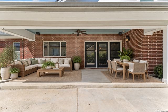 2273 Gruene Lake Dr, New Braunfels, TX 78130