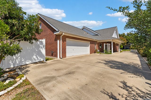 2273 Gruene Lake Dr, New Braunfels, TX 78130