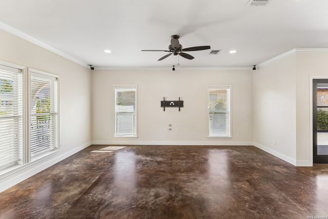 2273 Gruene Lake Dr, New Braunfels, TX 78130