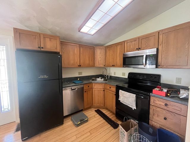 3A Robinson Drive A, Bedford, MA 01730