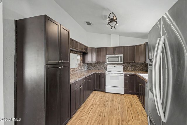 3821 E DELTA Avenue, Mesa, AZ 85206