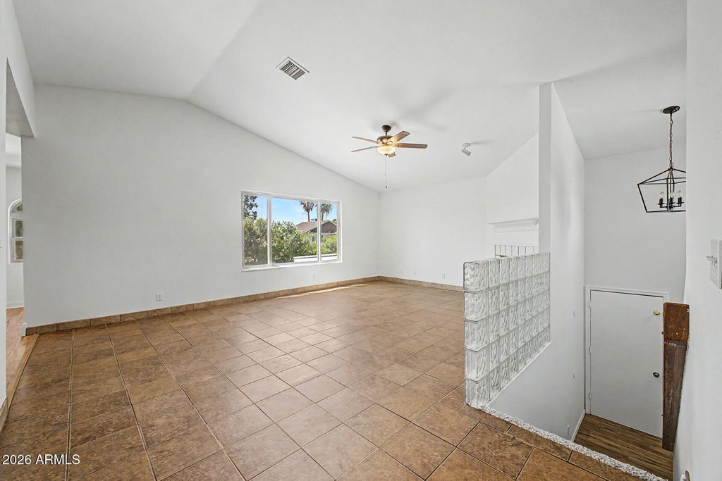 Image 10 of property listing at 3821 E DELTA Avenue, Mesa, AZ 85206