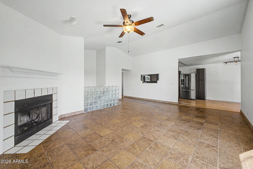 Image 12 of property listing at 3821 E DELTA Avenue, Mesa, AZ 85206