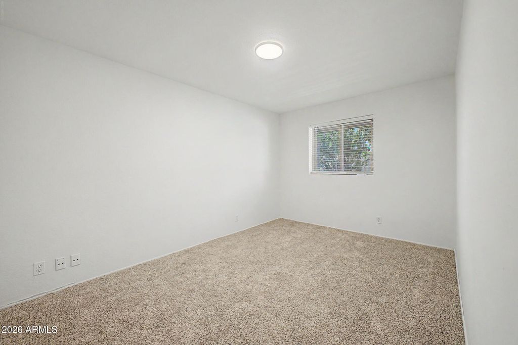Image 24 of property listing at 3821 E DELTA Avenue, Mesa, AZ 85206