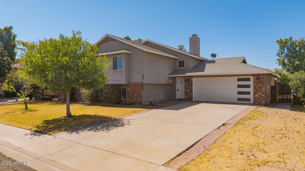 Image 9 of property listing at 3821 E DELTA Avenue, Mesa, AZ 85206