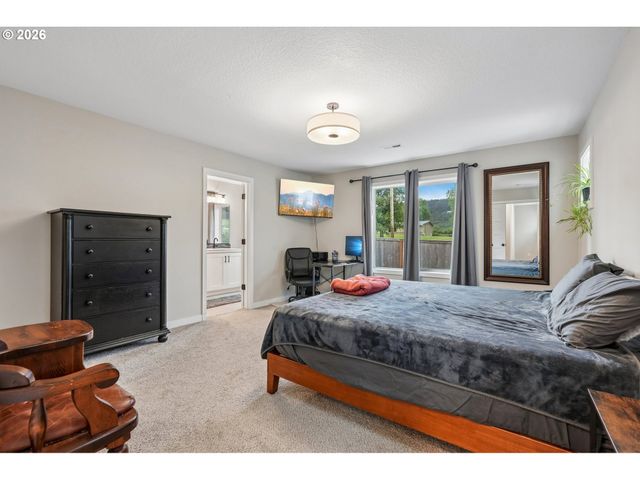 215 W BARBARAS Way, Newberg, OR 97132