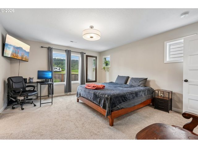 215 W BARBARAS Way, Newberg, OR 97132