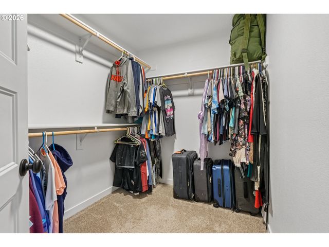 215 W BARBARAS Way, Newberg, OR 97132