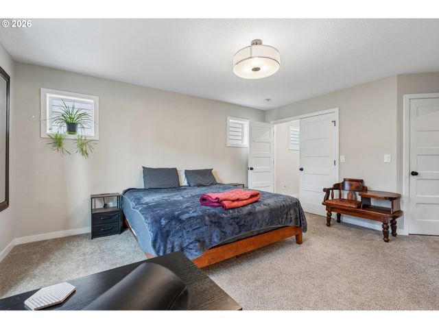 215 W BARBARAS Way, Newberg, OR 97132