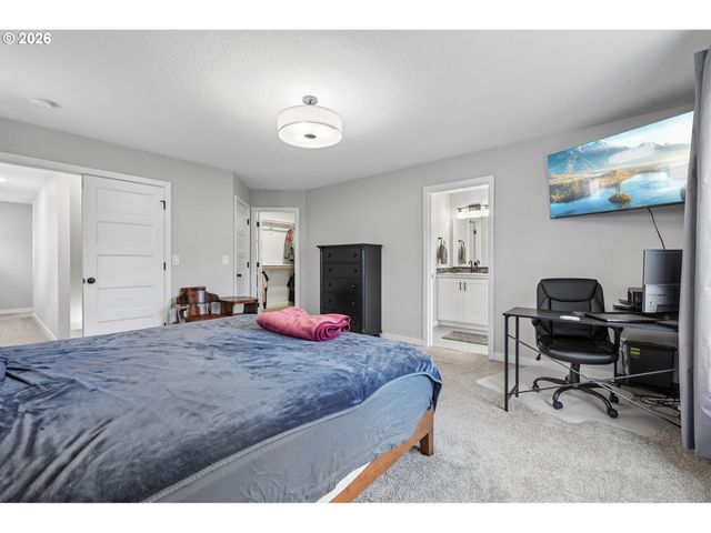 215 W BARBARAS Way, Newberg, OR 97132