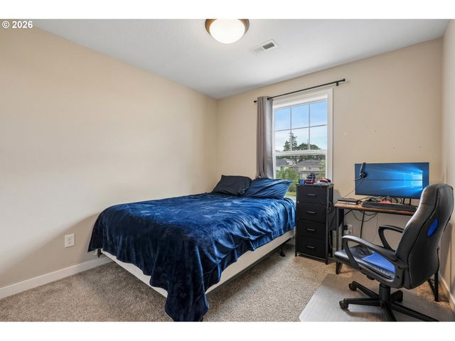 215 W BARBARAS Way, Newberg, OR 97132