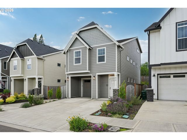215 W BARBARAS Way, Newberg, OR 97132