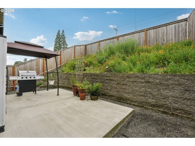 215 W BARBARAS Way, Newberg, OR 97132