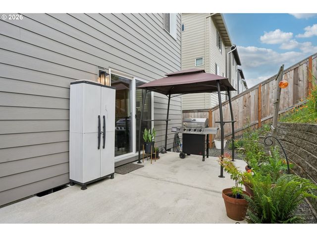215 W BARBARAS Way, Newberg, OR 97132