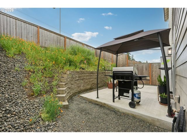 215 W BARBARAS Way, Newberg, OR 97132
