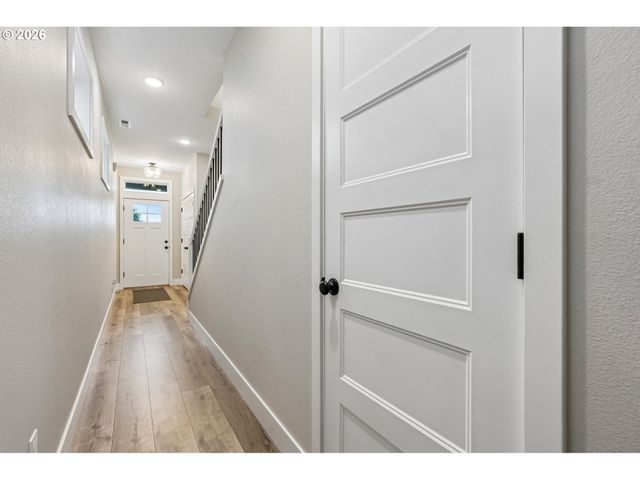 215 W BARBARAS Way, Newberg, OR 97132
