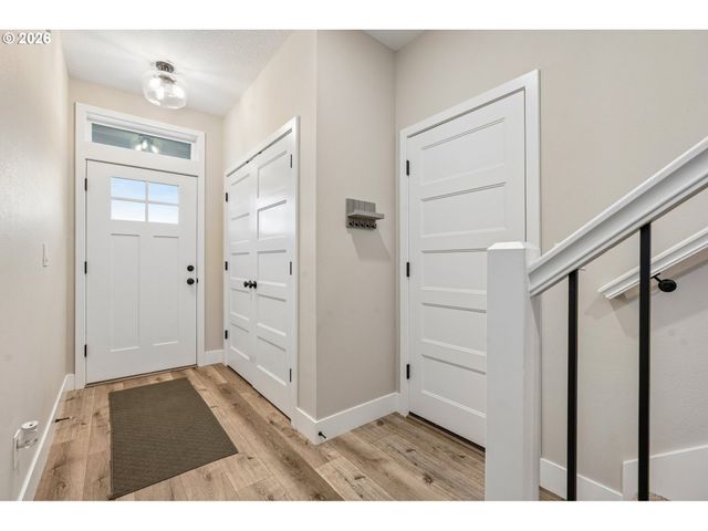 215 W BARBARAS Way, Newberg, OR 97132