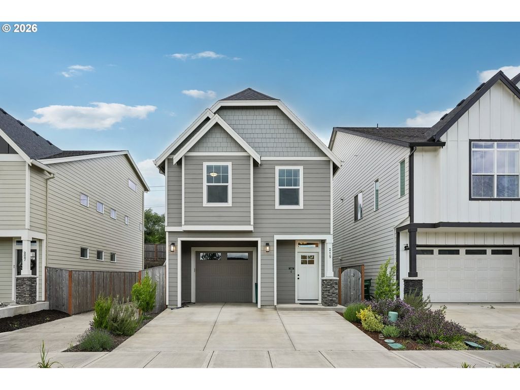215 W BARBARAS Way, Newberg, OR 97132