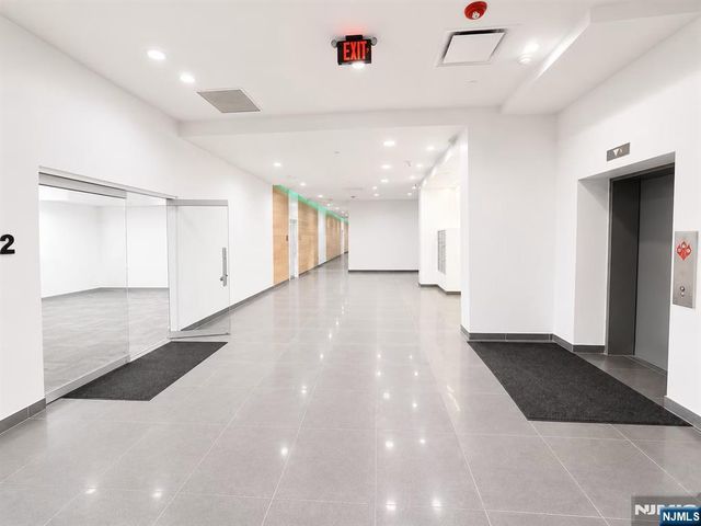 1642 Schlosser Suite 4 - 2nd F, Fort Lee, NJ 07024