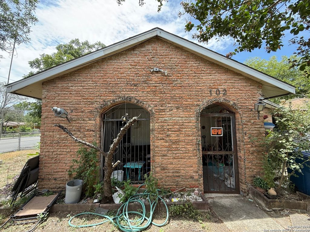 102 Fridell, San Antonio, TX 78237