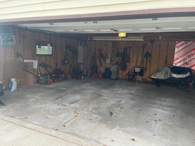 572 S MILITARY ROAD, Fond Du Lac, WI 54935