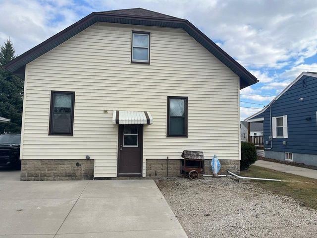572 S MILITARY ROAD, Fond Du Lac, WI 54935