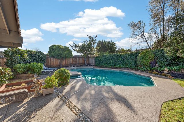 5412 Wildflower Cir, Carmichael, CA 95608