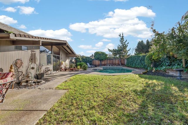 5412 Wildflower Cir, Carmichael, CA 95608