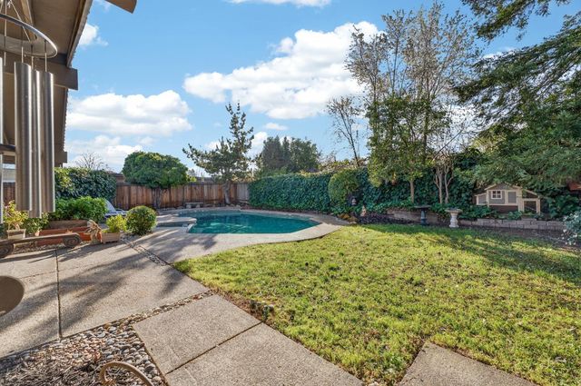 5412 Wildflower Cir, Carmichael, CA 95608