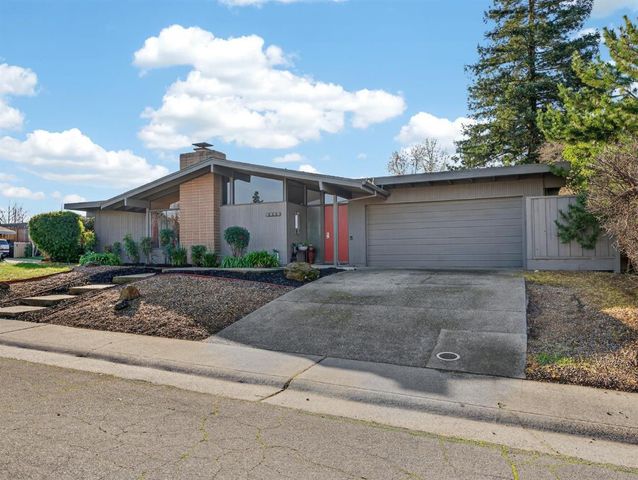 5412 Wildflower Cir, Carmichael, CA 95608