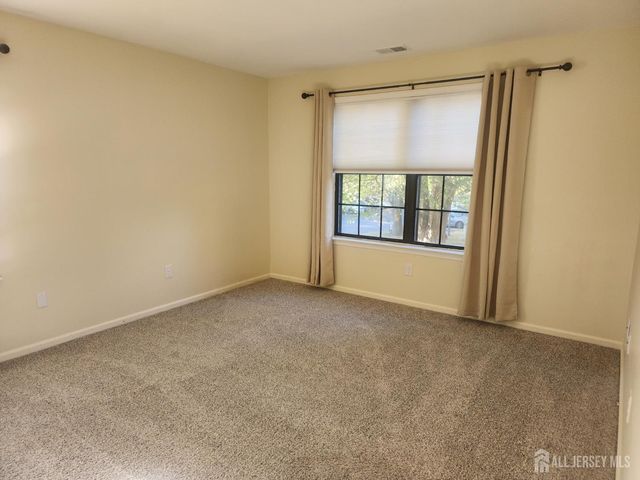 1008 Woodhaven Drive, Edison, NJ 08817