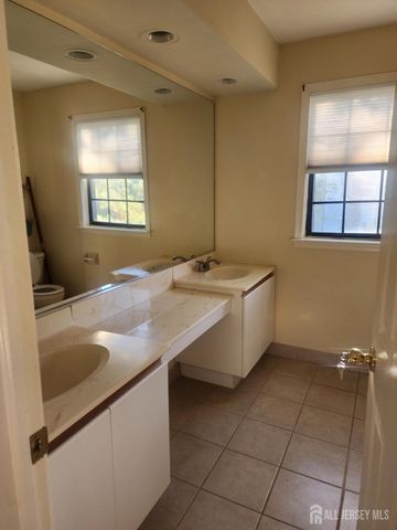 1008 Woodhaven Drive, Edison, NJ 08817