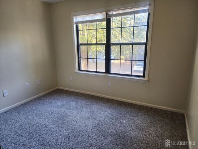 1008 Woodhaven Drive, Edison, NJ 08817