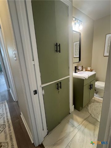 1311 E Park Avenue, Victoria, TX 77901