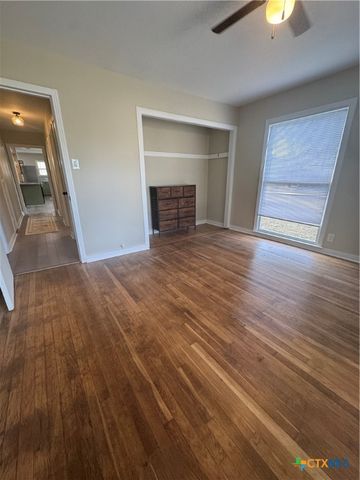 1311 E Park Avenue, Victoria, TX 77901