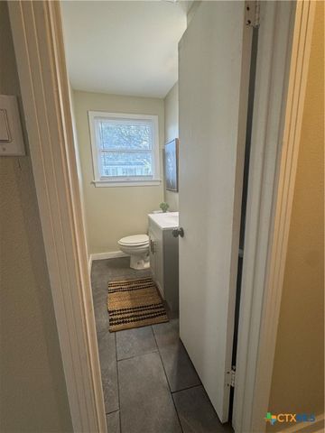 1311 E Park Avenue, Victoria, TX 77901