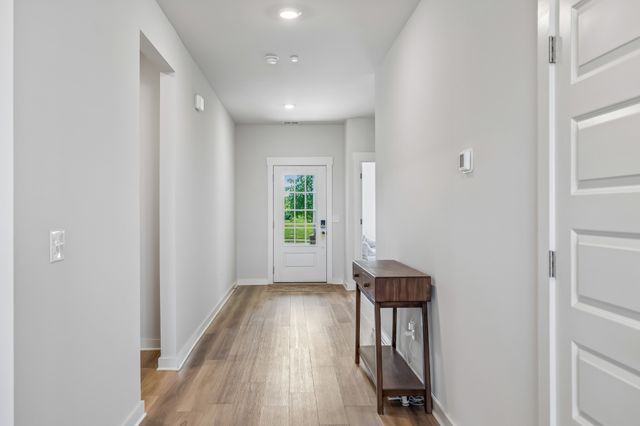 1054 Ewell Farms Circle, Spring Hill, TN 37174