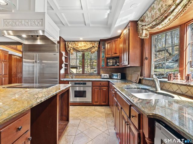 152 Whitehall Avenue, Stonington, CT 06355