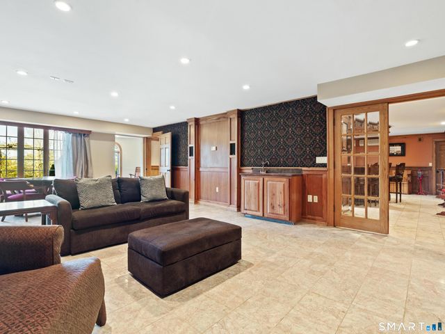 152 Whitehall Avenue, Stonington, CT 06355