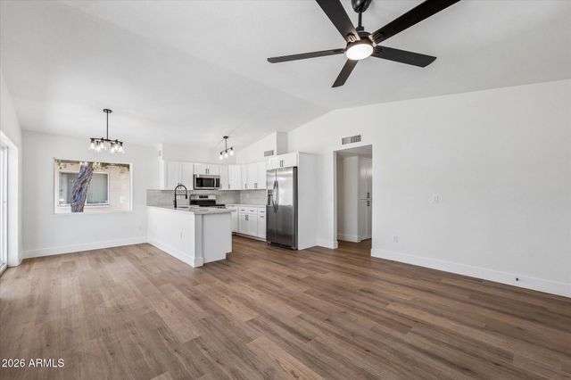 824 W MALIBU Drive, Tempe, AZ 85282